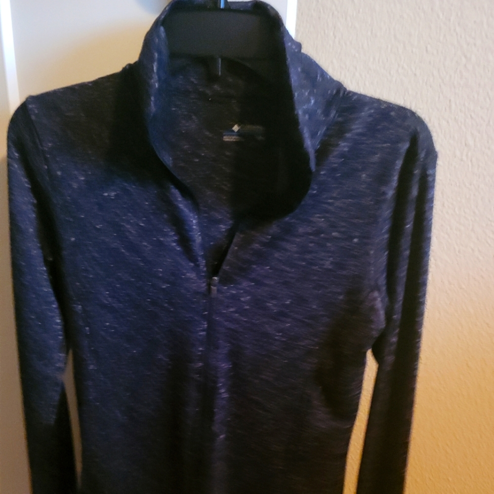 Columbia full zip lightweight sweatshirt.